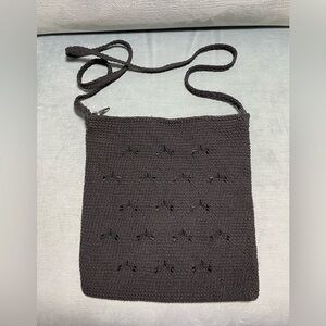 Black knit crossbody purse,zipper top, embroidered bead design sparkle 9.5“x10“